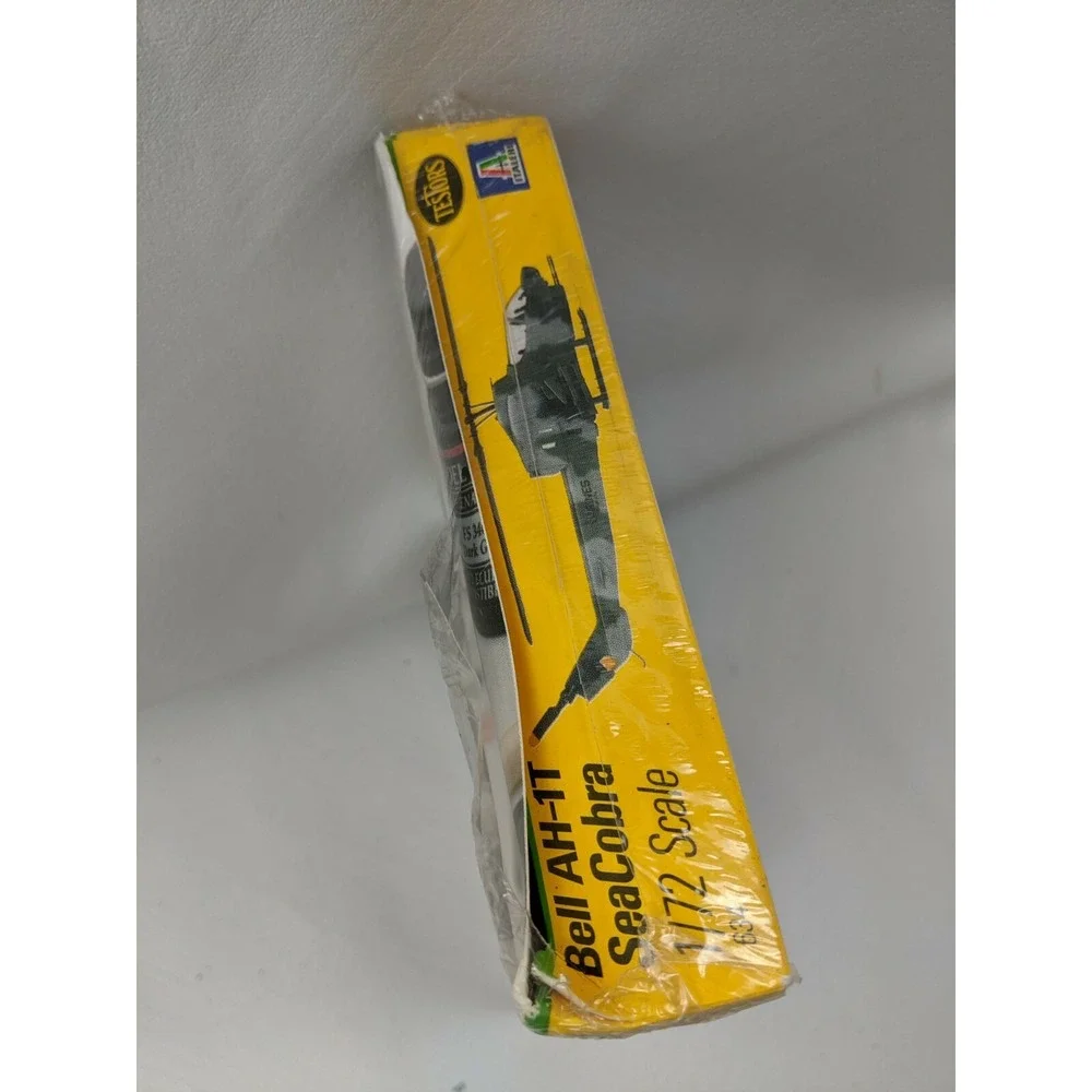 Testors Italieri AH-1T Sea Cobra 1/72 Scale Model